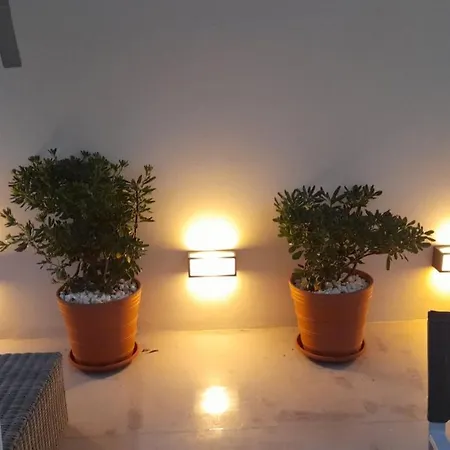 Dante Apartment *